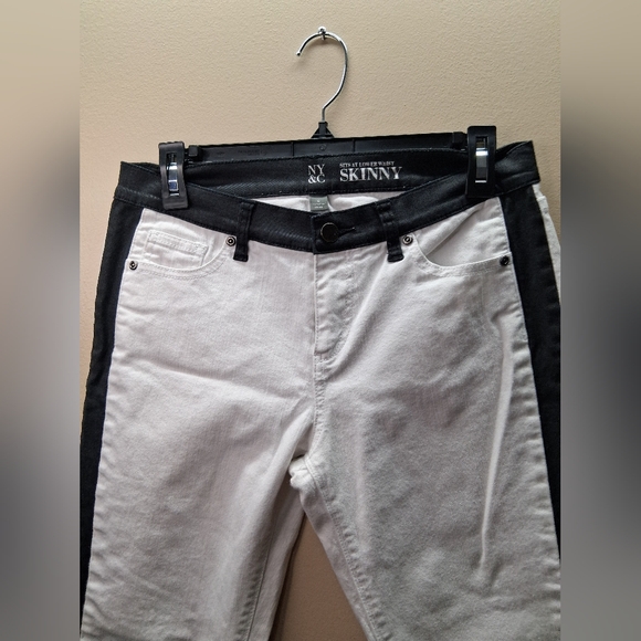 NWOT New York & Company SITS AT LOWER WAIST  Skinny Jeans - Picture 7 of 8